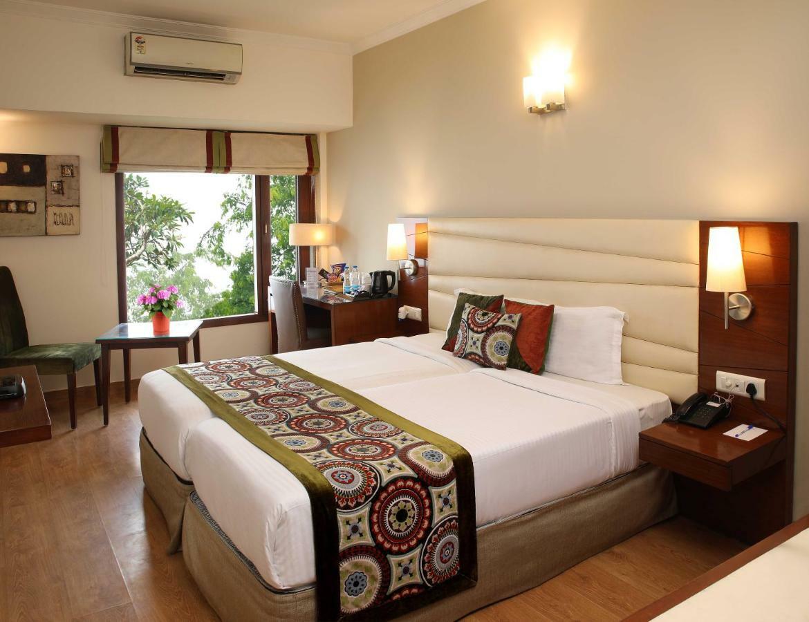 Hotel Ahuja Residency Sunder Nagar Neu-Delhi Exterior foto