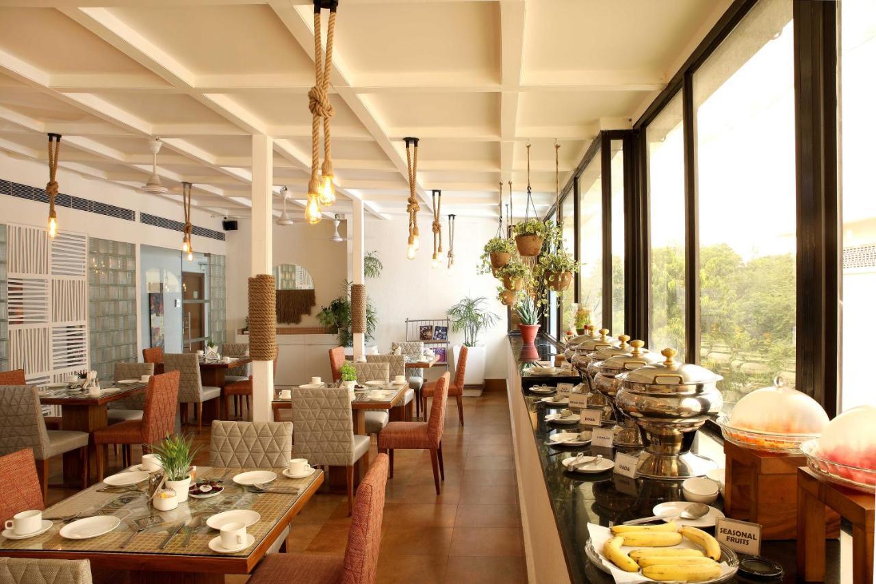 Hotel Ahuja Residency Sunder Nagar Neu-Delhi Exterior foto