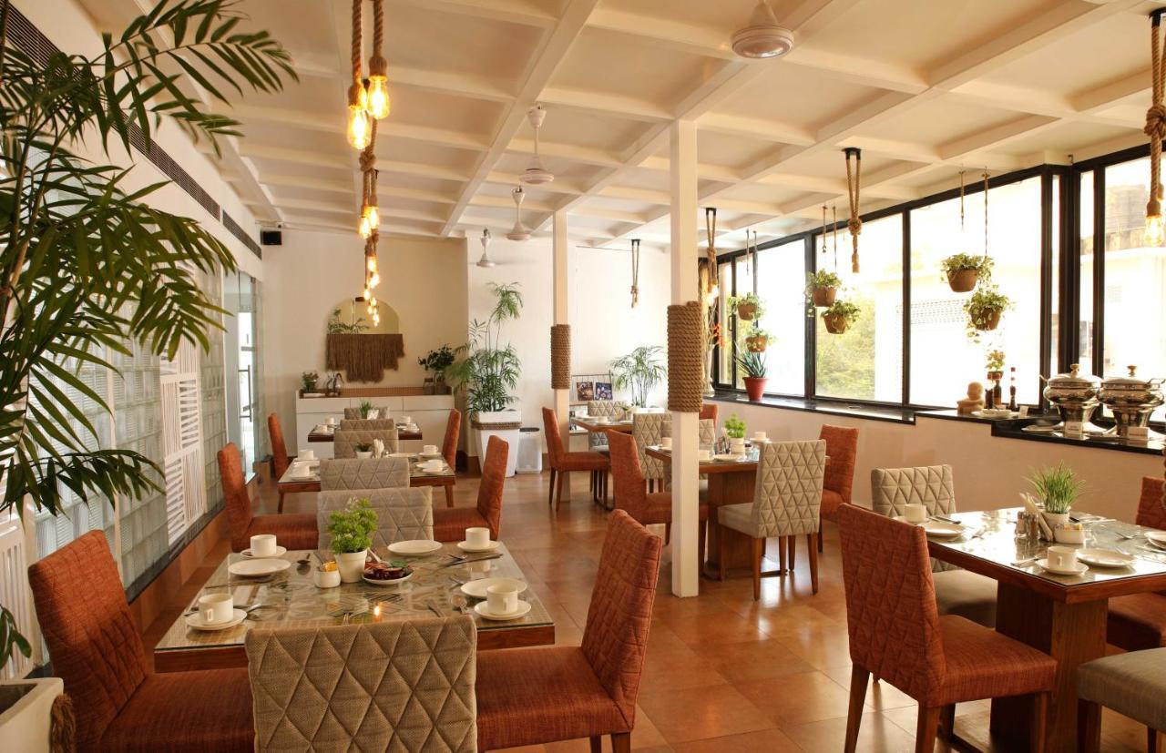 Hotel Ahuja Residency Sunder Nagar Neu-Delhi Exterior foto